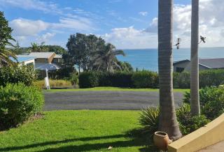By the Sea 3 bedroom Apartment with ocean views - Coopers Beach - 6