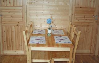2 Bedroom Cozy Apartment In Sandstad - Skipnes - 8
