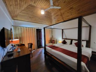 Paloma Backwater Resorts - 5