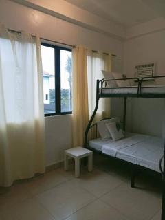 Cozy 2-Bedroom Apartment - 9