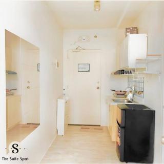 Condo in Las Piñas- The Suite Spot Alabang - Manila - 1