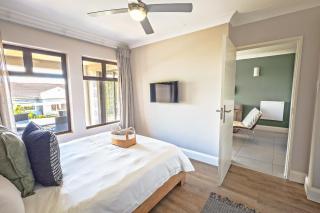 Modern self-catering apartment in a secure estate - Plettenberg Bay - 2