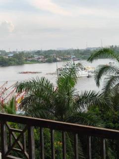Central Located Place at Riverine - Kuching - 6