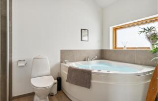 Amazing Home In Stubbekøbing - 2