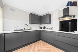 Airdrie 2 bed Near Hospital - Airdrie - 2