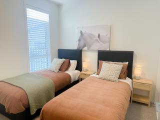 Modern 3Bdr 2bath Apartment Beach Golf Shops Relax - Paraparaumu Beach - 1