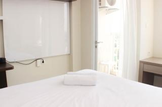 Nice and Elegant Studio Apartment at Mustika Golf Residence By Travelio - Bekasi - 8