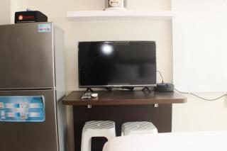 Nice and Elegant Studio Apartment at Mustika Golf Residence By Travelio - Bekasi - 4
