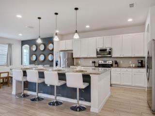 Last Minute Disney Getaway! Private Pool, Hot Tub & Games Room. Book Now! #97189 - Davenport - 1