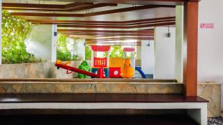 Cozy Living and Modern 2BR Bassura City Apartment By Travelio - Jacarta - 9