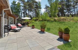 Gorgeous Home In Nexø With Kitchen - 9