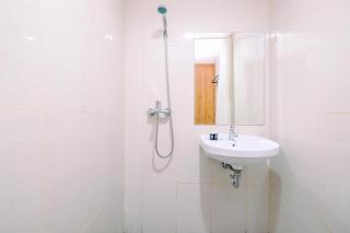 Strategic and Nice Studio at Gateway Park LRT City Jatibening Apartment By Travelio - Bekasi - 5