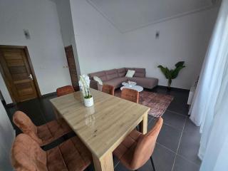 Appartement Moderne 2 Chambres, Quartier Prisé - 2