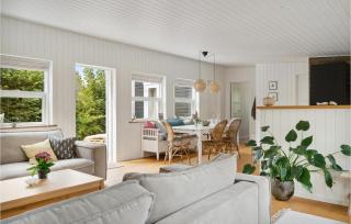 Cozy Home In Dronningmølle With Kitchen - Dronningmølle - 7