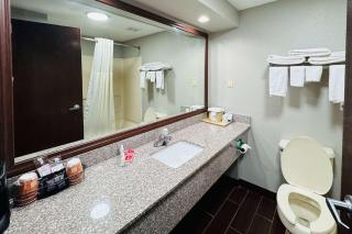 Econo Lodge Inn & Suites - Centerville - 2