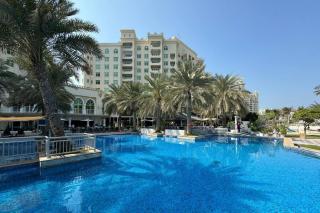 Sophisticated 3 Bed Palm Jumeirah w Beach Access - Dubai - 5