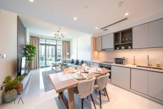 Luxurious 2-BR at Sunrise Bay, Emaar Beachfront By ĀYA Boutique - Dubai - 1