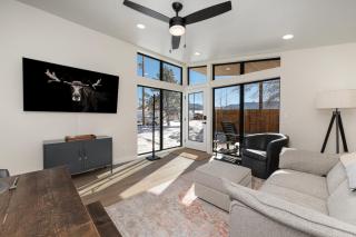 Luxury Modern Tiny Home in Downtown Fraser - 8