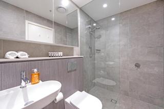 Luxury Loft 3 Bed, 2 Bath, Sleeps 6, Pool, BBQ, No parties - Sydney - 1
