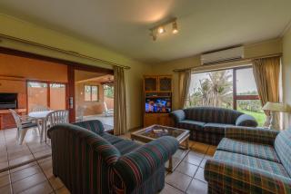 San Lameer Villa 12407 - 2 Bedroom Standard - 4 pax - San Lameer Rental Agency - 3