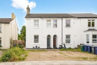 Cosy 1-Bed Flat for 4 Ppl w Parking - Londra - 0