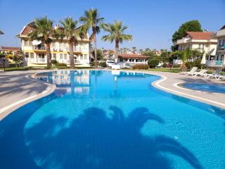 Beatiful Apartment with two pools and nice garden - Fethiye - 0