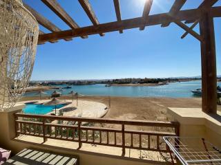 The Charming Beachfront Retreat in Fanadir - Hurghada - 0