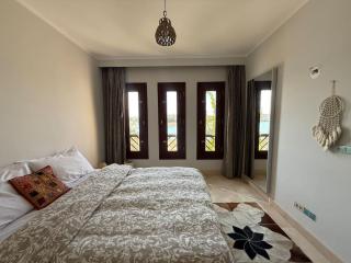 The Charming Beachfront Retreat in Fanadir - 1