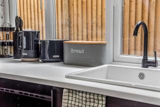 Posh Studio Stay with Functional Kitchenette - Londra - 3