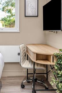 Posh Studio Stay with Functional Kitchenette - Londra - 9