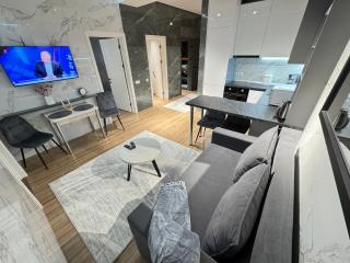 RentNow New Lux Business Apartment in the Center - 0
