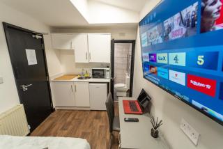 Equipped Studios next to UOB and QE and close to city! - Birmingham - 7