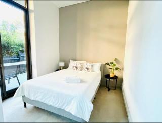 Charming and cozy 3 Bedroom Condo Parking, Wi-Fi - Sydney - 1