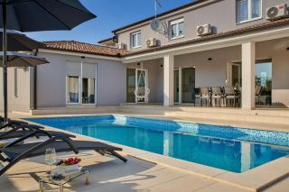 Villa Maas for 10 people near Pula with salt - water pool & pet friendly - Marčana - 5
