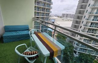 Urban Resort luxury Staycation at Azure Residences Rio Tower - Manila - 5
