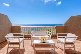 Seaside Apartment with Spacious Terrace, Pool, and Wi-Fi - Santa Cruz de Tenerife - 0