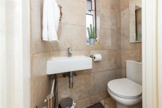 Family home, view of Windsor Castle - 3