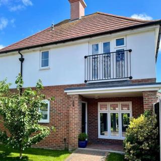 BOURNECOAST - DETACHED HOUSE with PARKING and GARDEN - HB7358 - Christchurch - 0
