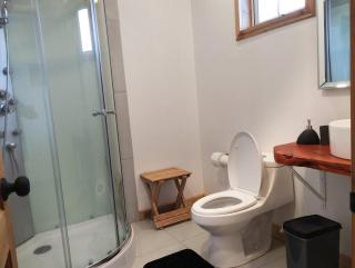 Casa vista al lago y piscina a 7 minutos del centro - Pucón - 7