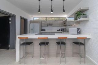 Metropole 2nd Floor Room with Shared Amenities - Cape Town - 7