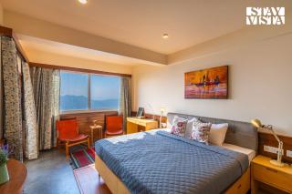 StayVista at Elm - Elysium Estate with Complimentary Hi-Tea, Hill View, Lawn - 4