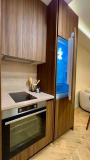 High End Elegant Living & Free Parking - 1