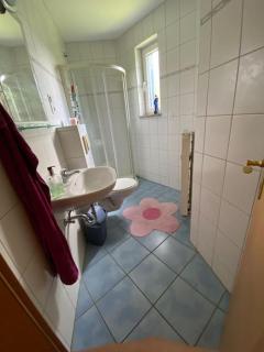 Zimmer mit eigenem Bad in Einfamilienhaus - 6