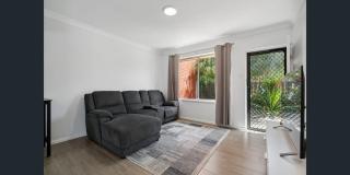 Holiday Rentals - Ascot Park - 6
