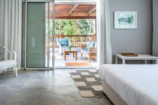 Quaint 2BDR Apt in Melville Public Beach w pool - 1