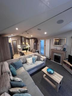 Lake District Willerby Vogue Lodge, Lake View on Haven Lakeland Gold Grade - 7