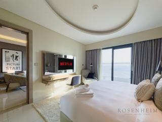 Stylish 1BR Paramount - Iconic City & Pool Views - Dubai - 6