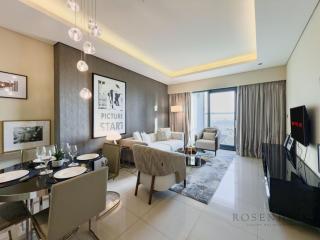Stylish 1BR Paramount - Iconic City & Pool Views - Dubai - 8