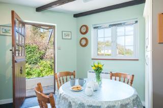 Tides Reach - Dinas - 1