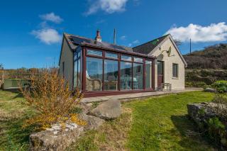 Agos Y Mor - Haverfordwest - 2